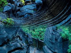 -梭布垭石林景区