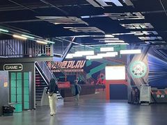 -极限PLAY运动娱乐新世界·团建派对表演休闲馆·室内高空游乐园