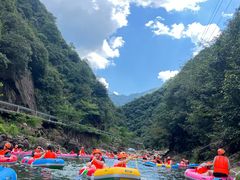 -安吉龙王山峡谷漂流