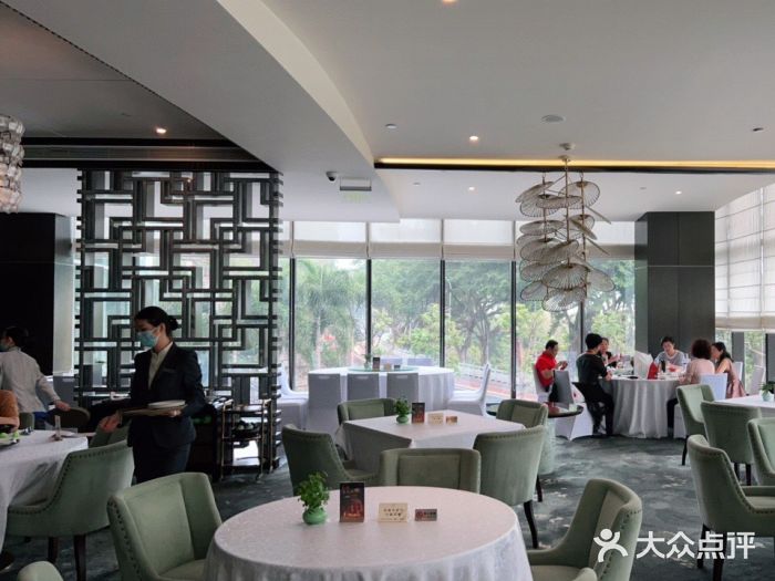 海湾壹品·粤菜·早茶·烤鸭(拱北店)大堂图片