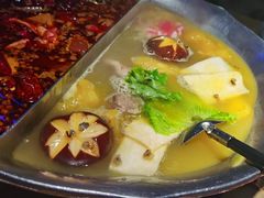 红颜花胶鸡锅-湊湊火锅·茶憩(杭州湖滨银泰in77店)