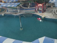 -氡泉温泉花园