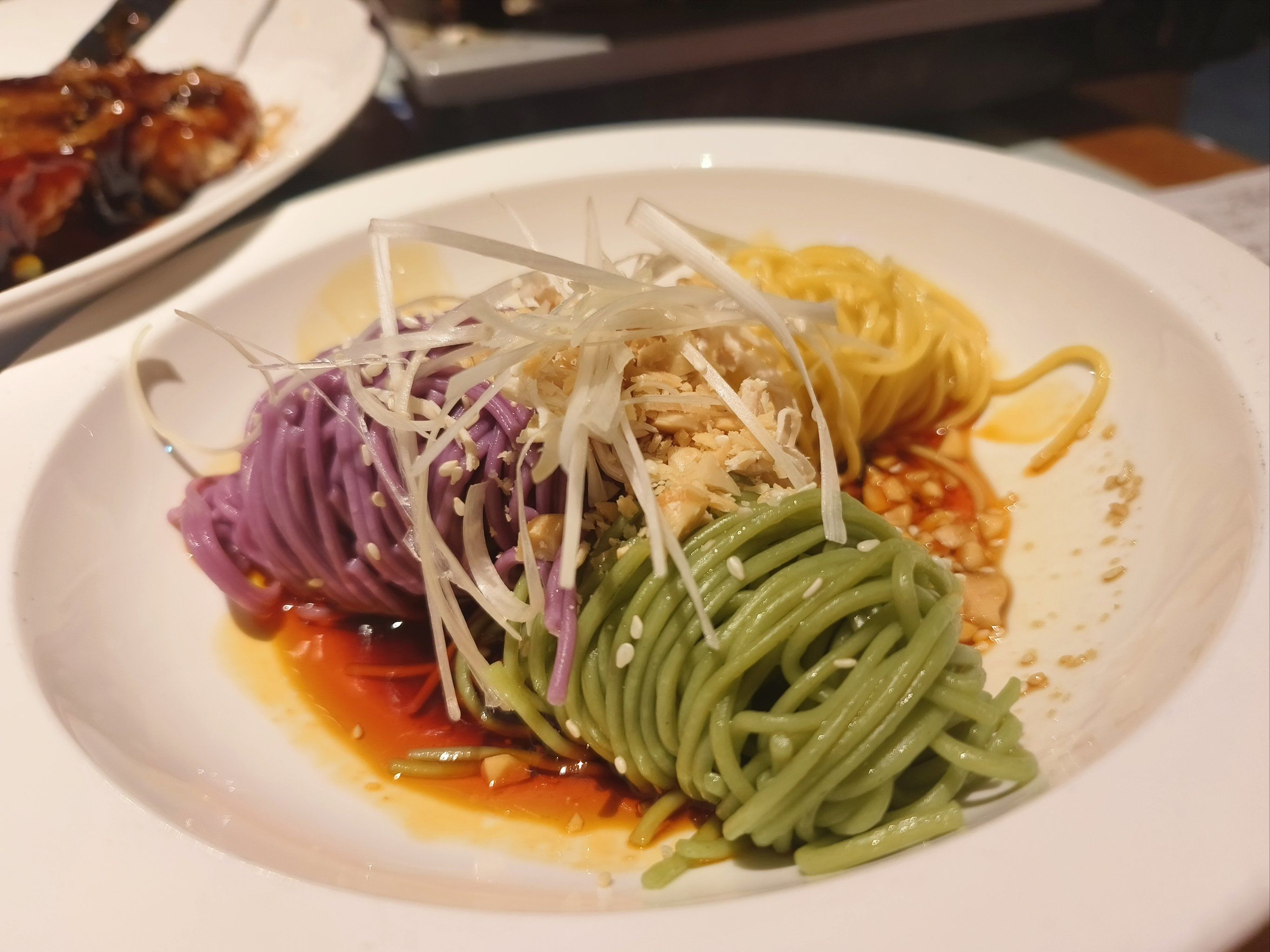 上菜也快,摆盘很出片哦,和小姐妹出去吃饭不用担心凑不齐九宫格啦