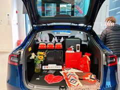 -TESLA 特斯拉(上海太古汇体验店)