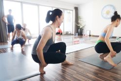 -酉嘉瑜伽YO+YOGA