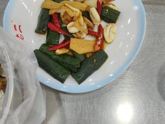 -屯老二农家铁锅炖·行业领军者(梅江店)