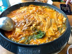 土豆排骨火锅-喇喇排骨火锅·传统韩式脊骨汤(望京西园总店)
