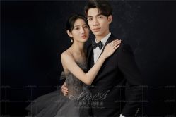 -易摄影婚纱摄影工作室