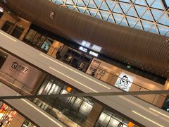 -URBAN REVIVO(上海中庚漫游城店)