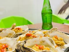 -蚝哥花姐湛江烤生蚝(美丽湾市场店)