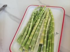 -毛辣果·贵州红酸汤牛肉火锅(西单店)