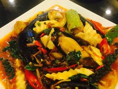 -J Daeng Seafood