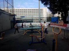 -燕子岗体育场