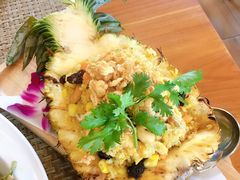 -Chom Cafe and Restaurant