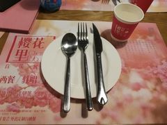 -樱花里音乐餐吧·牛扒椰子鸡(东圃店)