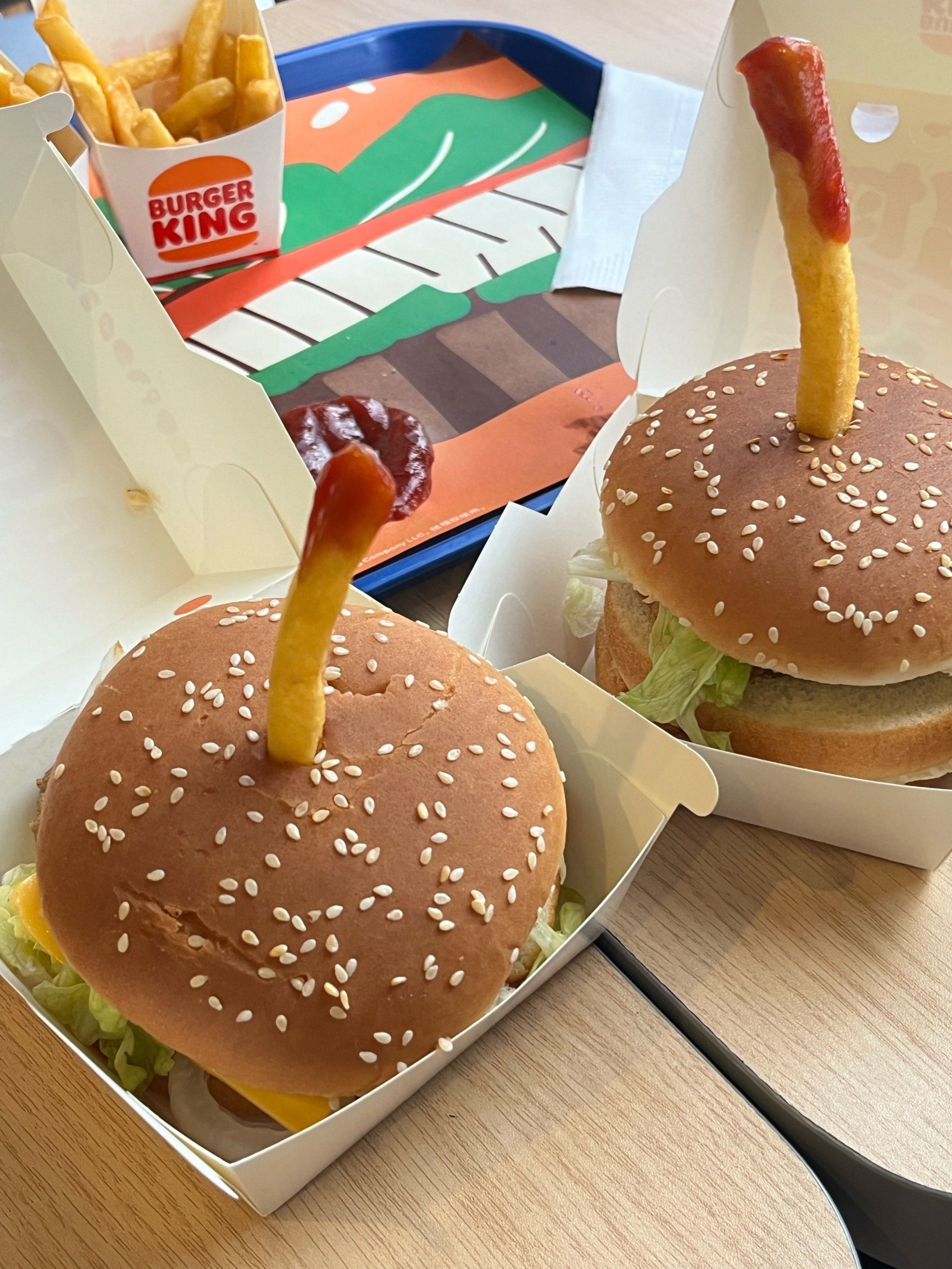 生日蛋糕是汉堡做的