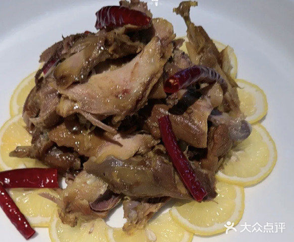 月下品味美食时光