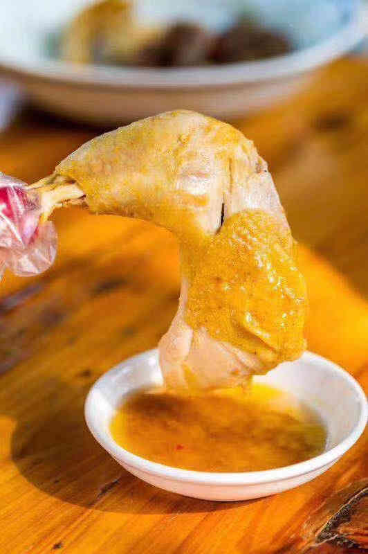 这家盐鸡店位于大学路西洋坪附近,虽不处于闹市区