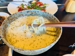 黄鱼煨面-杭州西子湖四季酒店·金沙厅