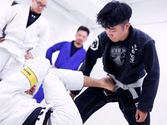 场馆-菠萝格斗巴西柔术训练馆