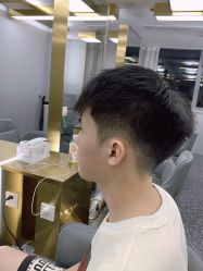 -即型男士理发工作室
