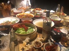 -虾弄弄海派小龙虾·牛羊蝎子火锅