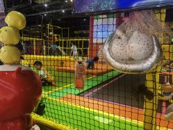 -蹦蹦跳跳(新奥购物中心店)