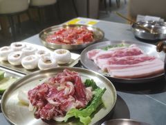 -围炉肉舍丹东海鲜烤肉·烤活鳗(步行街店)