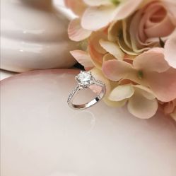 -威德钻石-克拉钻大本营(南京东路店)