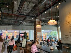 大堂-星巴克臻选(湛江鼎盛广场店)