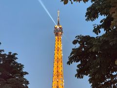 -乐蓬马歇百货公司(Rive Gauche)