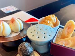 四喜点心拼盘-馋遇江南·精致湖景雅宴(东方之门店)