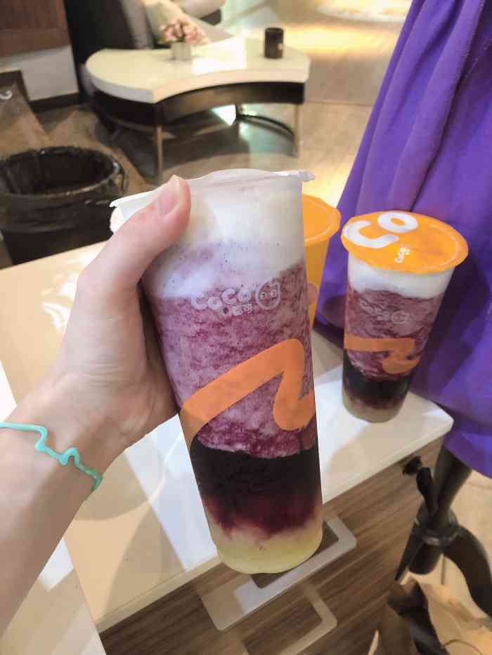 这家coco位于金山大润发一楼旁边是宝岛眼镜店面不大奶茶味道不错奶味