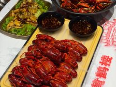 -肥肥虾庄·金牌油焖大虾(汉街SKP店)