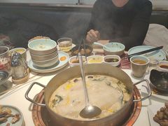 -洪氏嗨捞·猪肚鸡火锅(阳光天地店)