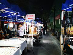 -吴山路夜市
