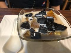 椰汁三宝龟苓爽-龟金正·港式甜品(客村店)