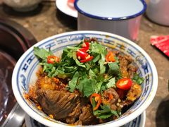 -沪小二炭火蛙锅(淮海中路美食不夜城店)
