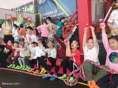 -反弹空间蹦床主题乐园