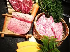 -山川小町·极番烧肉(新地假日广场店)