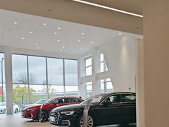 -上海冠松华奥奥迪4S店(张江店)