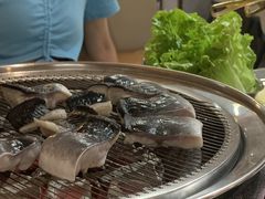 -围炉肉舍•炭烤活鳗•丹东海鲜烤肉(步行街店)