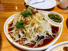 凉拌小豆芽-姥姥家春饼店(惠新东街店)