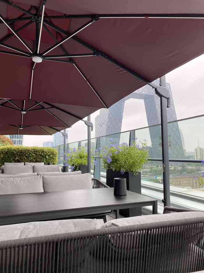 上海滩餐厅(国贸商城店)-"[薄荷]环境:幽秘,安静,店铺装饰用心,.