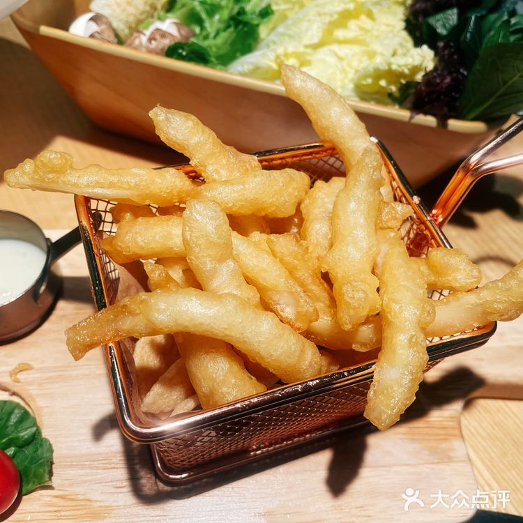 东门的宝藏“椰子鸡”，椰香满满鸡肉来一碗