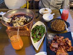 -隔壁老王·家常云南菜(花巷店)