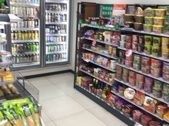 -全家便利店(江湾镇站店)