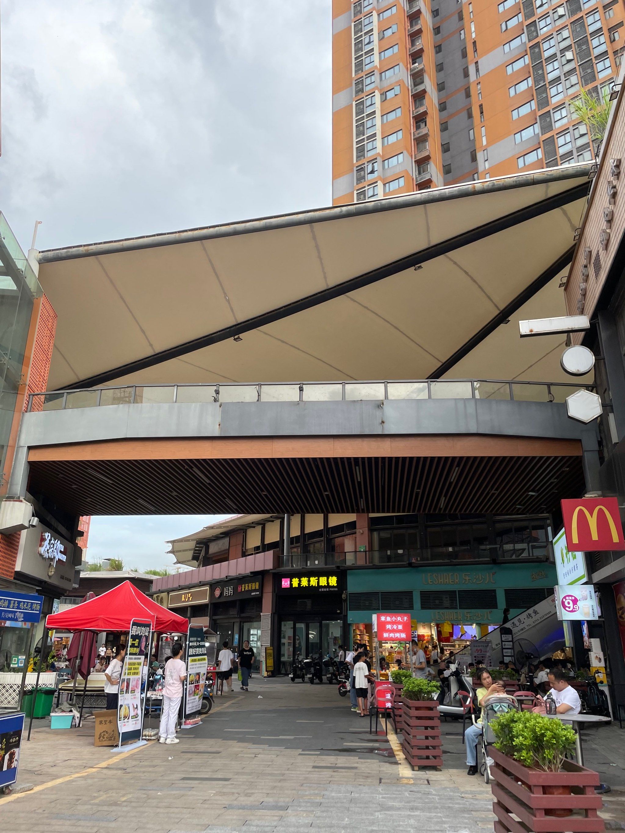 悠闲慢生活
来龙华保利天街玩耍喽!