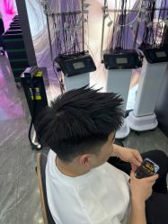 -藤野造型烫染·漂发