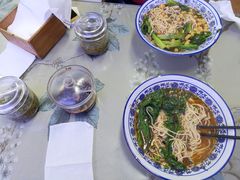 -渝之汇牛肉豌杂面